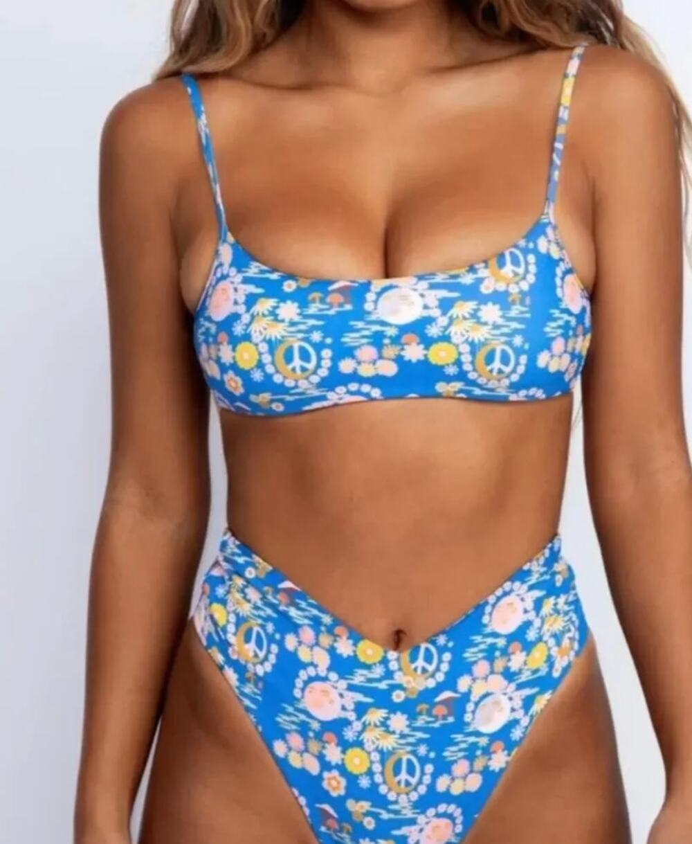 Skatie Maddie Bikini Top in HUMBOLDT Retro Blue M